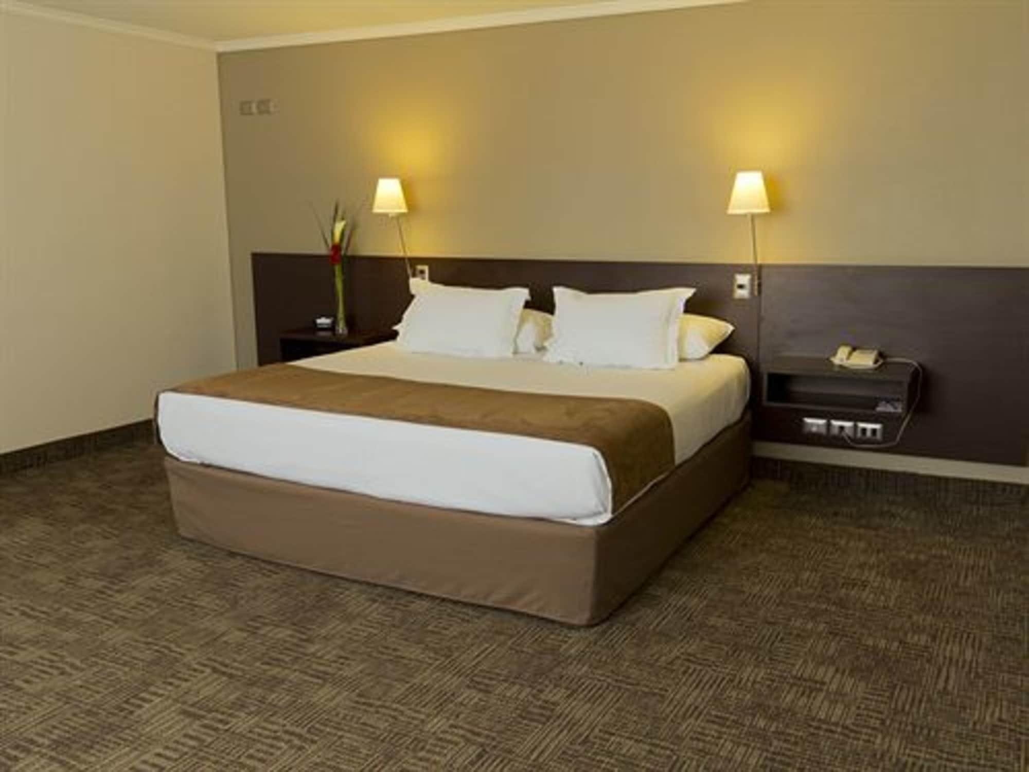 Hotel Director Vitacura Сантьяго Экстерьер фото