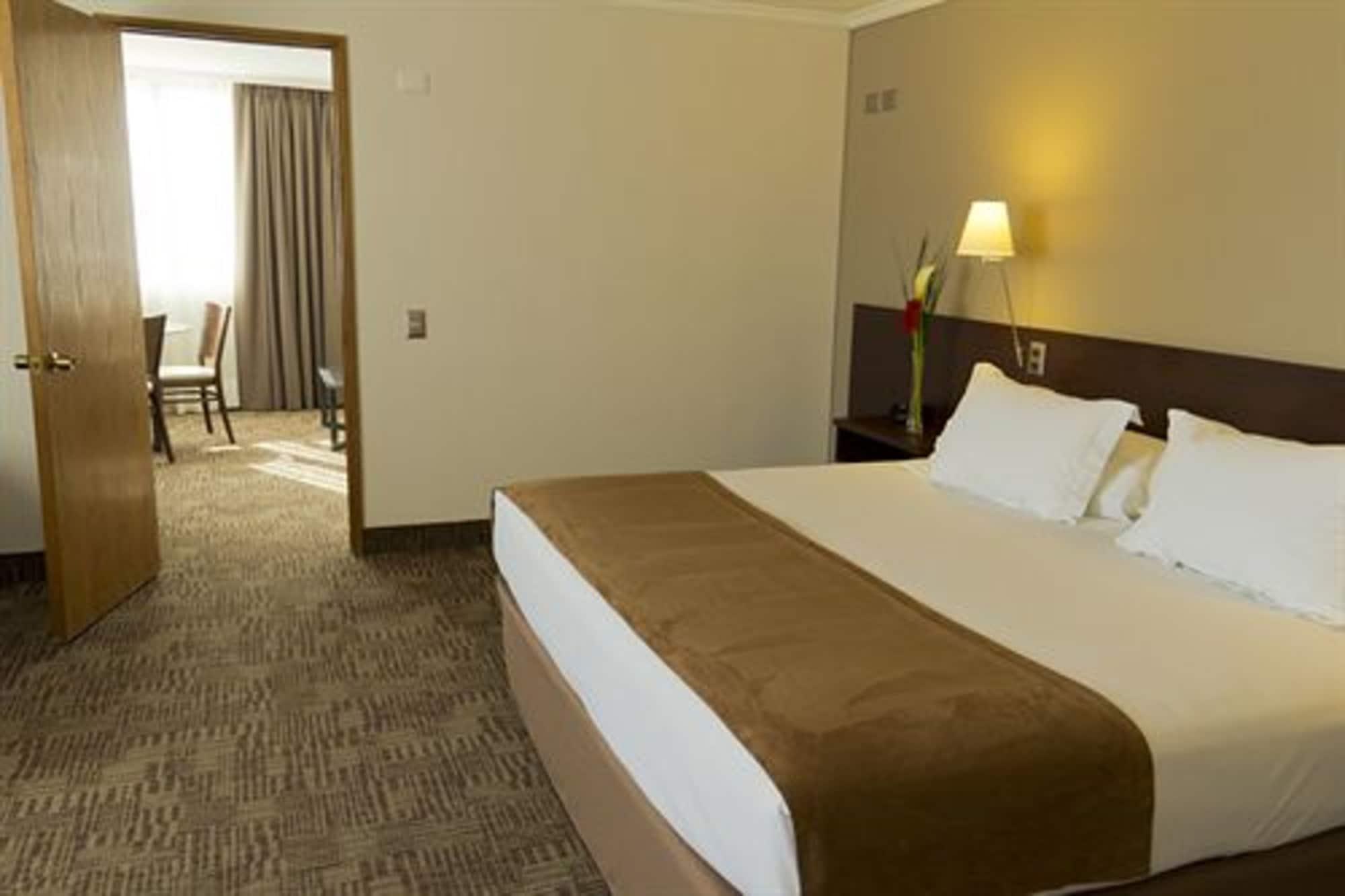 Hotel Director Vitacura Сантьяго Экстерьер фото